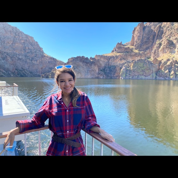 Meet your Poshmark Ambassador, Renata - Picture 6 of 8